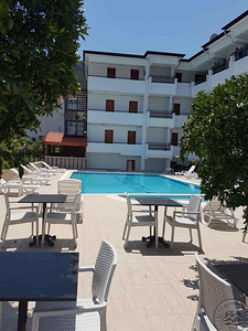 ELIJAH HOTEL (8 фото из 10)