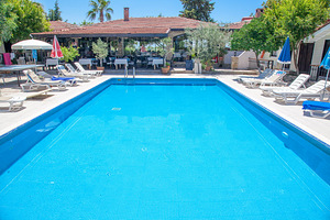 LEDA BEACH HOTEL (9 фото из 10)