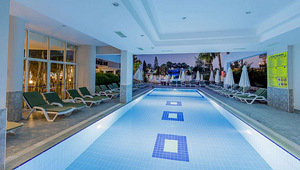 HOLIDAY PARK RESORT (7 foto / 10)