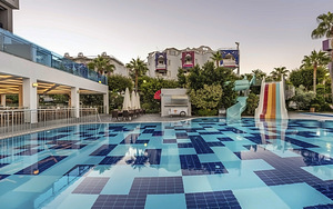 WHITE CITY BEACH HOTEL (2 foto / 10)