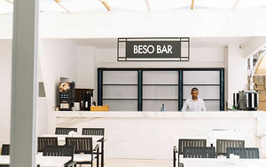 BESO BEACH HOTEL (6 foto / 10)