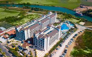 LAKE RIVER SIDE HOTEL (3 foto / 10)