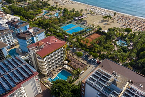 RIVIERA HOTEL & SPA (1 foto / 10)