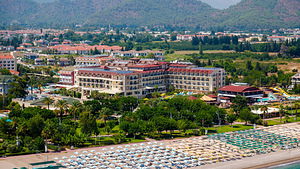 L’OCEANICA BEACH RESORT HOTEL (1 foto / 10)