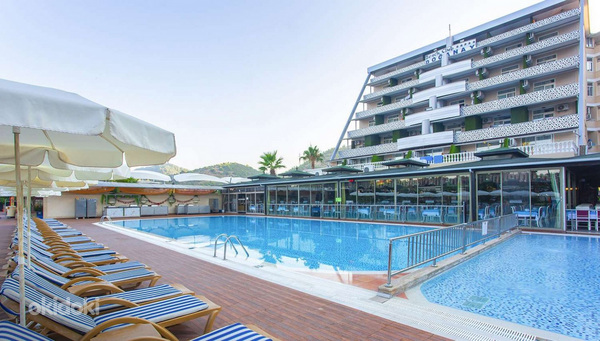 BEACH CLUB DOGANAY