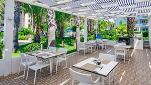 UTOPIA RESORT & RESIDENCE (6 фото из 10)