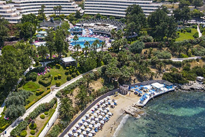 THE GRAND BLUE SKY HOTEL (9 foto / 10)