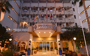 ANITAS BEACH HOTEL (3 foto / 10)