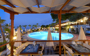 ANITAS BEACH HOTEL (5 foto / 10)