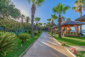 LATANYA PARK RESORT (5 foto / 10)