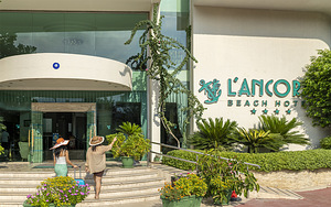 LANCORA BEACH HOTEL (9 foto / 10)