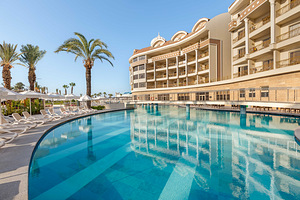 KIRMAN HOTELS BELAZUR RESORT & SPA (2 foto / 10)
