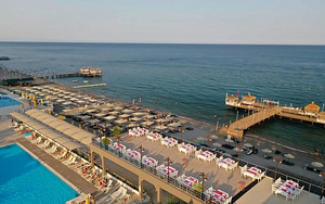 PERRE LA MER HOTEL (2 foto / 10)
