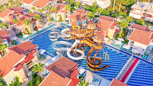 CRYSTAL CLUB WORLD OF COLOURS RESORT & SPA (3 foto / 10)
