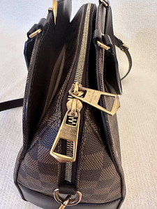 Louis Vuitton Kensington kott (10 foto / 10)