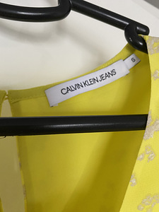 Платье Calvin Klein (3 фото из 3)
