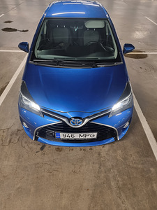 Toyota yaris Hybrid 54kw (3 foto / 10)