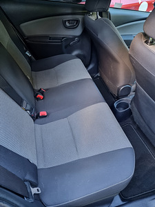 Toyota yaris Hybrid 54kw (8 foto / 10)