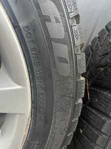 18 BMW литые диски с шинами m+s 245/45/18 (5 фото из 6)