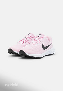 Новые кроссовки Nike 40nr