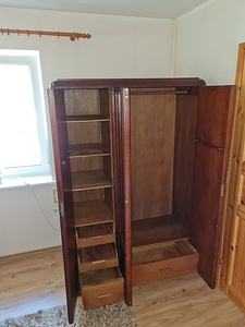Riidekapp vanaaegne, täispuidust,korralik (3 foto / 4)