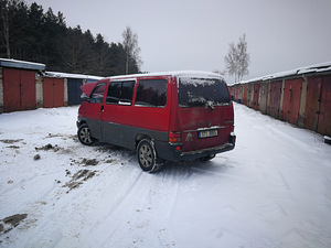 Фольксваген мультивэн (3 фото из 6)