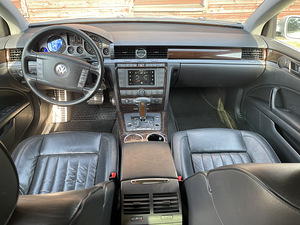 Volkswagen Phaeton (5 foto / 5)