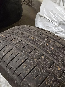 Pirelli suvi 215 55 17 (2 foto / 2)