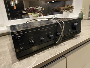 Sony TA-A 200 Võimendi ja Kõlarid Hitachi (2 foto / 4)