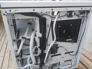 I7-7700K, 32GB DDR4, GTX 1080, Corsair 750W (7 foto / 7)