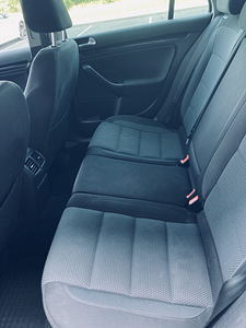 VW Golf 2011 Diisel 1.6 Automaat (10 foto / 10)