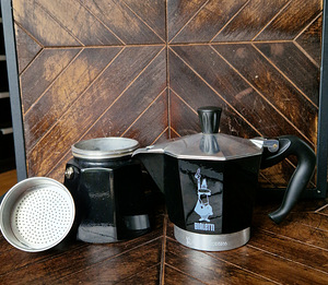 Bialetti Moka Express 6 Cup Espressokann (3 foto / 3)