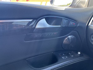 Audi Q7 Exclusive (13 фото из 15)