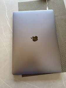 Müüa MacBook Pro 16" (2019) 1TB (1 foto / 3)