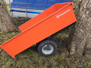 Продается подержанный райдер Husqvarna R 216T AWD (8 фото из 8)