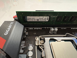 Intel i7 6700 + Gigabyte Z170 + 4GB RAM (4 foto / 8)