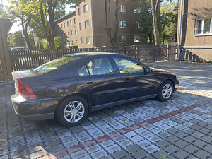 Volvo s60 (8 фото из 10)