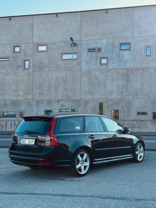 Volvo V50 R-Design 2.0 100 kW (3 foto / 10)