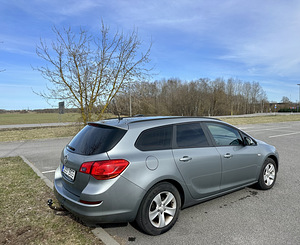 Opel Astra (5 фото из 6)