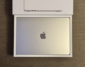 Apple Macbook Air 15 M3 2024 8/512GB Starlight SWE, nagu uus (1 foto / 8)