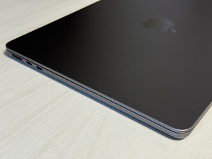 Apple Macbook Air 13 M3 16/512GB Space Gray ENG nagu uus! (3 foto / 8)