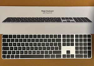 Apple Magic Keyboard w/ Touch ID + Numeric Keypad Black (1 foto / 2)