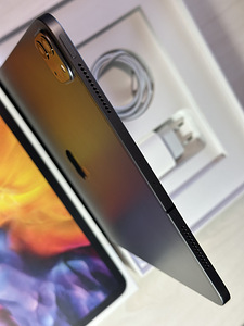 Apple iPad Pro 11 2020 128GB WiFi+Cellular SpG v heas korras (4 foto / 9)
