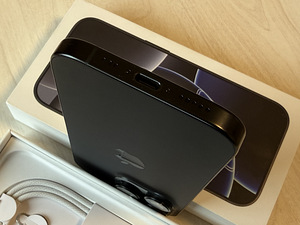 Apple iPhone 16 Pro Black Ti 128GB heas korras! Aku 100% (5 foto / 9)