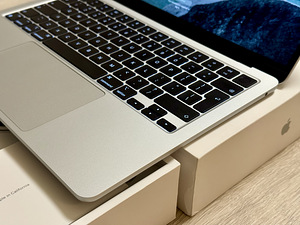 Apple Macbook Air 13 2024 M3 16/1TB Silver ENG nagu uus! (4 foto / 8)
