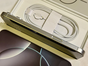 Apple iPhone 16 Pro Max 256GB Titanium nagu uus! Aku 100% (3 foto / 10)