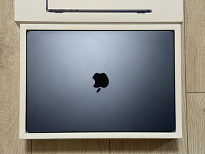 Apple Macbook Air 15 M3 2024 8/256 Midnight ENG, аккумулятор (1 фото из 7)