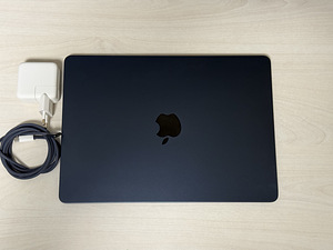 Apple Macbook Air 13 M3 16/256GB nagu uus! Garantii 02.2027 (1 foto / 7)