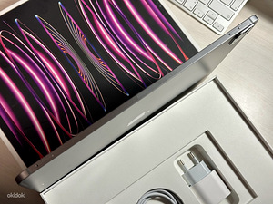 Apple iPad Pro 12.9 M2 WiFi 128GB SpG как новый! Аккумулятор (2 фото из 6)