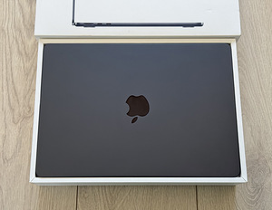Apple Macbook Air 13 M3 8/512GB SWE как новый! Аккумулятор 1 (1 фото из 9)